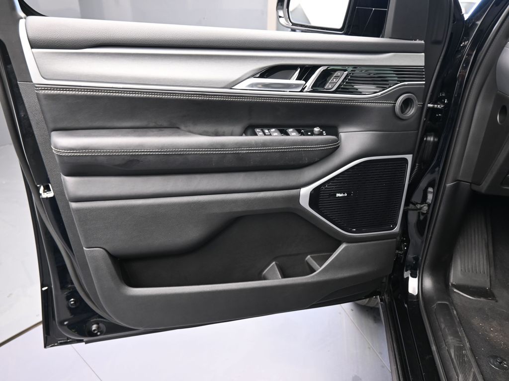 New 2026 High Gloss Black Jeep Limited Reserve image 13