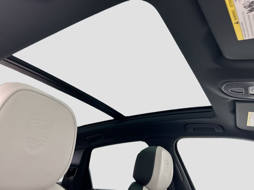 Thumbnail: 2026 Porsche Cayenne - 21