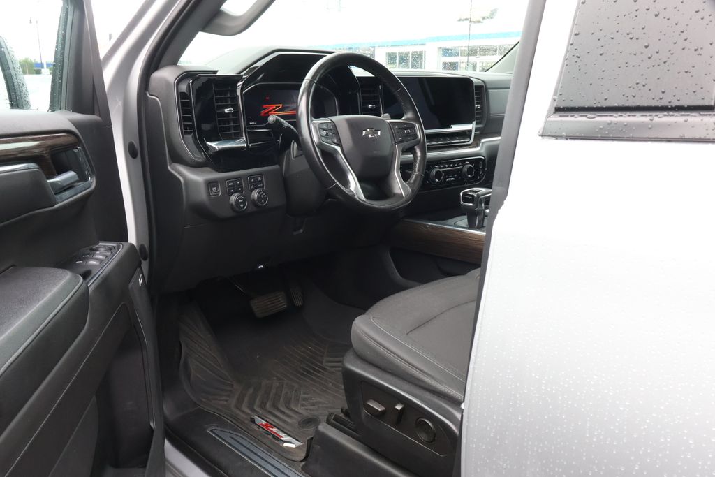 2022 Chevrolet Silverado 1500 RST 11