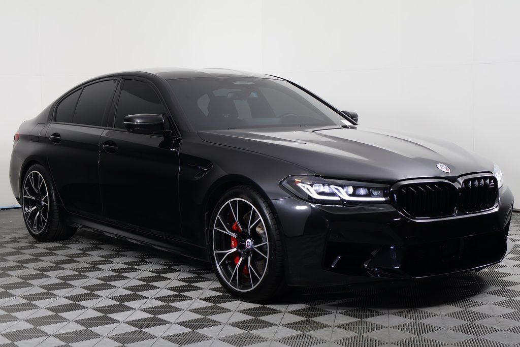 Thumbnail: 2023 BMW M5 - 3