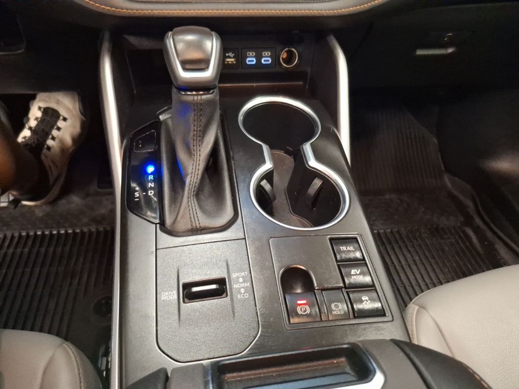 Used 2023 Toyota Highlander Hybrid SUV