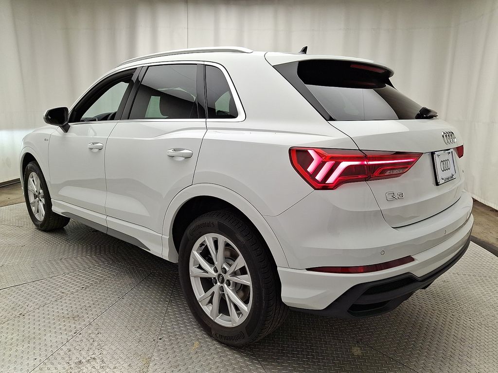 Thumbnail: 2023 Audi Q3 - 6