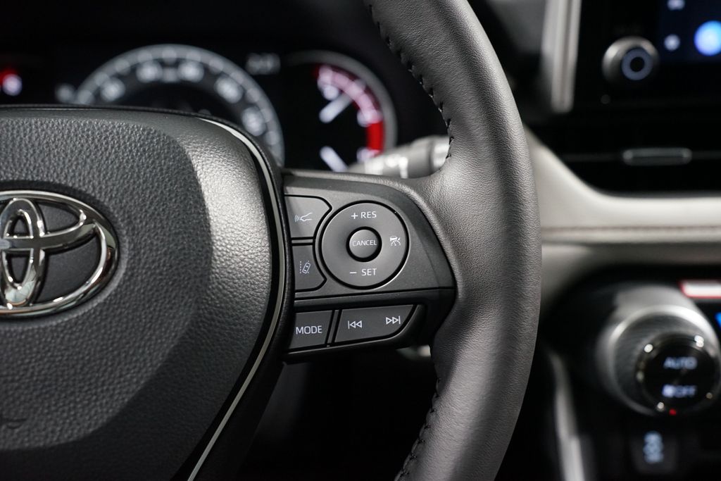 Thumbnail: 2025 Toyota RAV4 - 13