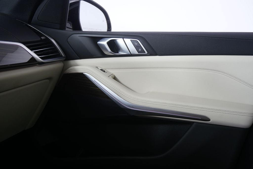 Thumbnail: 2020 BMW X5 - 23