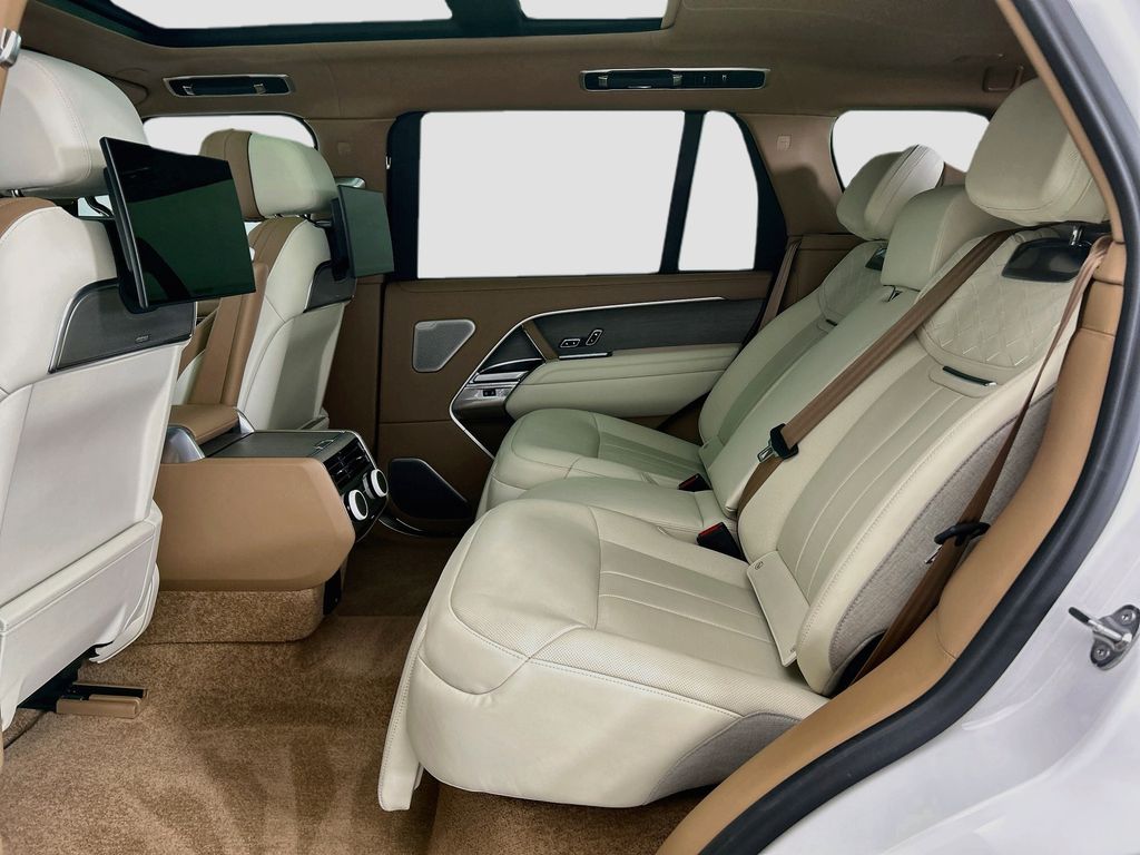 Thumbnail: 2025 Land Rover Range Rover - 20