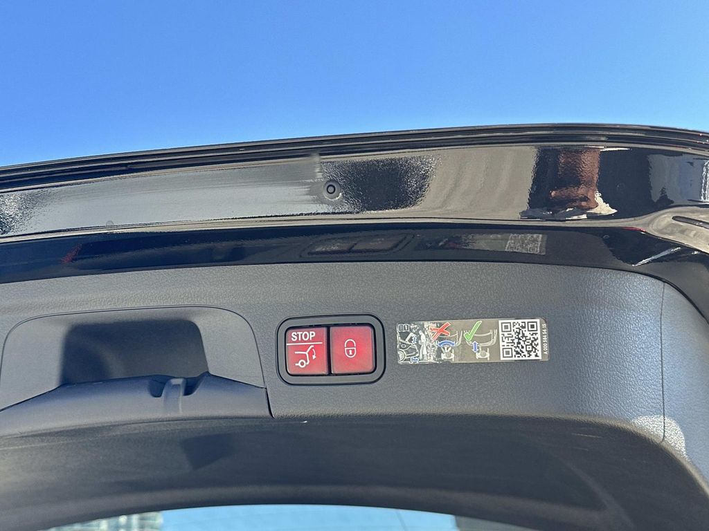 Thumbnail: 2026 Mercedes-Benz GLE - 20