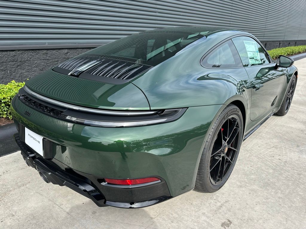 Thumbnail: 2026 Porsche 911 - 10