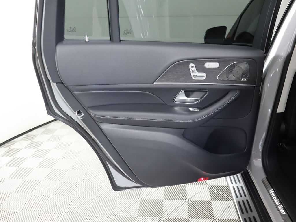 Thumbnail: 2026 Mercedes-Benz GLS - 28