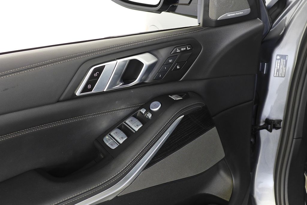 Thumbnail: 2023 BMW X7 - 12
