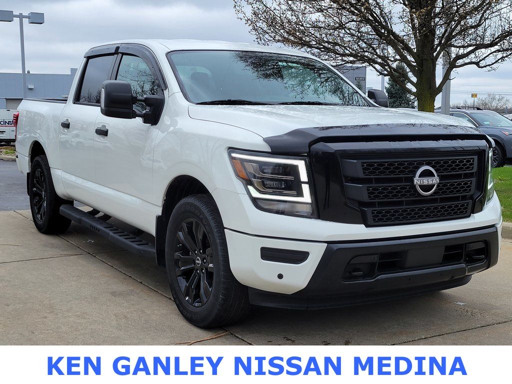 2023 Nissan Titan SV photo