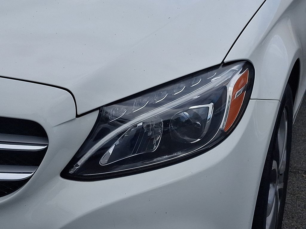 Thumbnail: 2015 Mercedes-Benz C-Class - 9