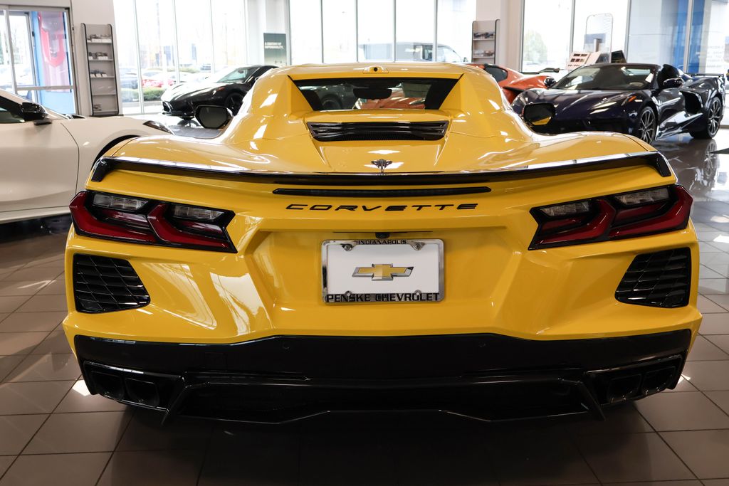 2025 Chevrolet Corvette Stingray 8