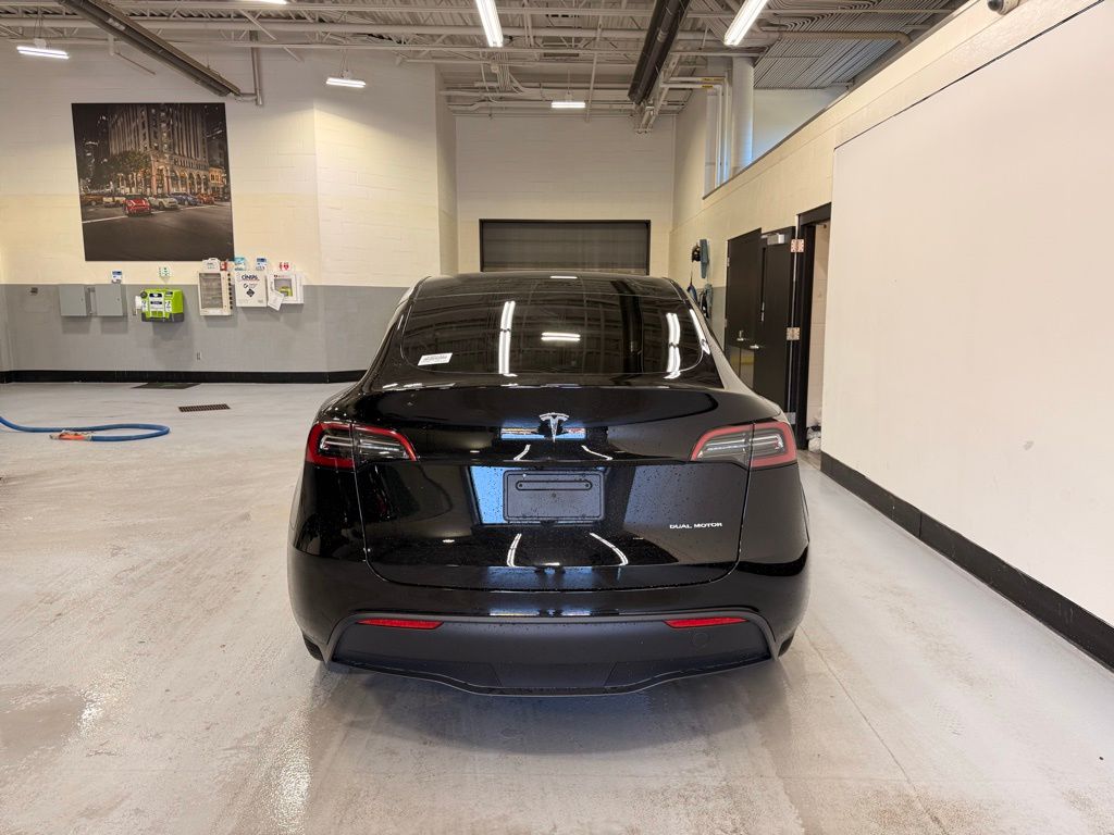 Thumbnail: 2023 Tesla Model Y - 4