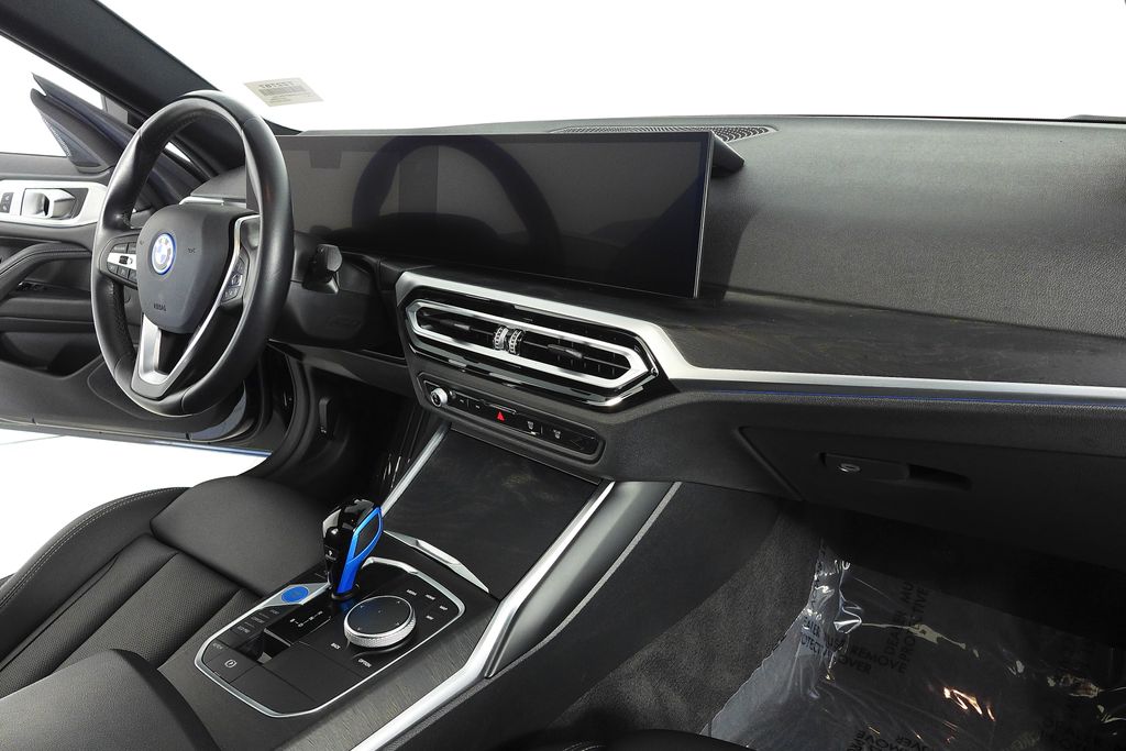 Thumbnail: 2023 BMW i4 - 13