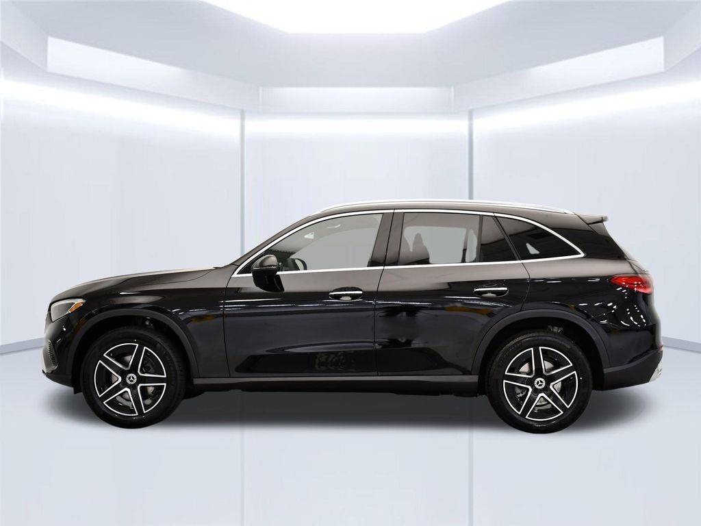 Thumbnail: 2026 Mercedes-Benz GLC - 2