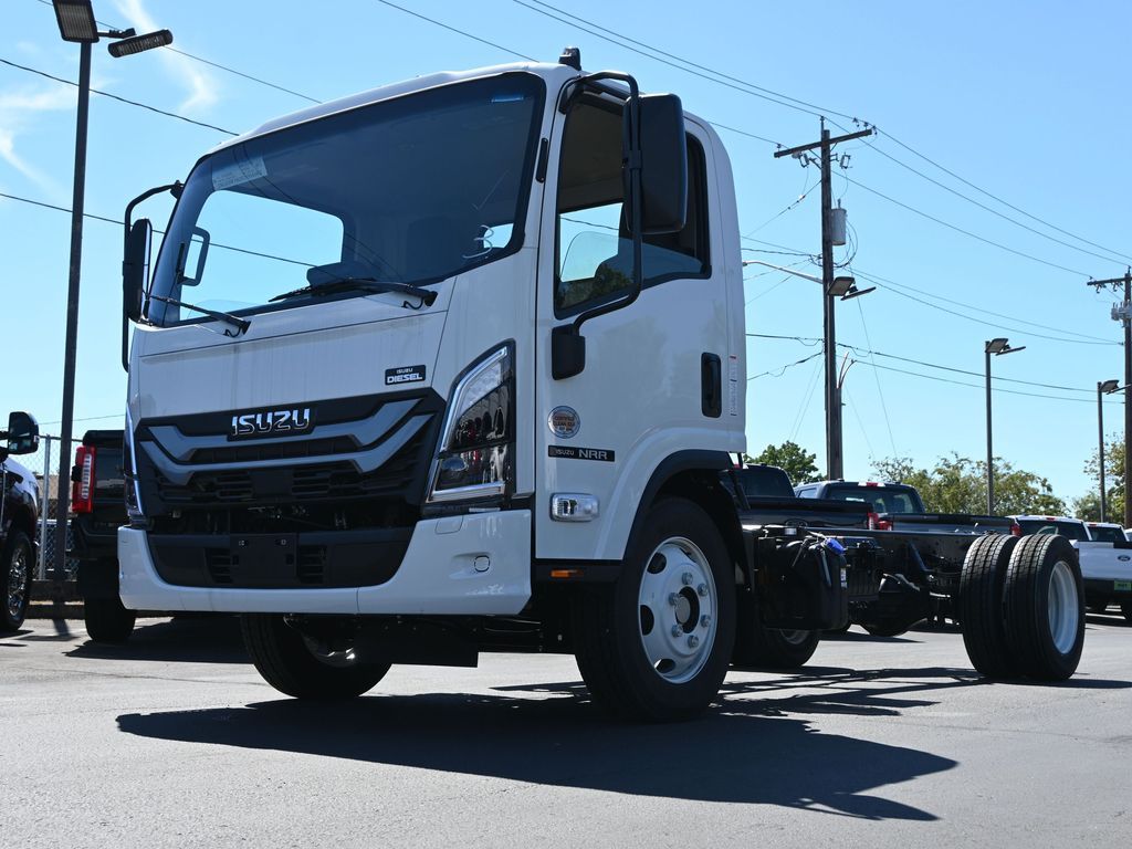 2025 Isuzu NRR 