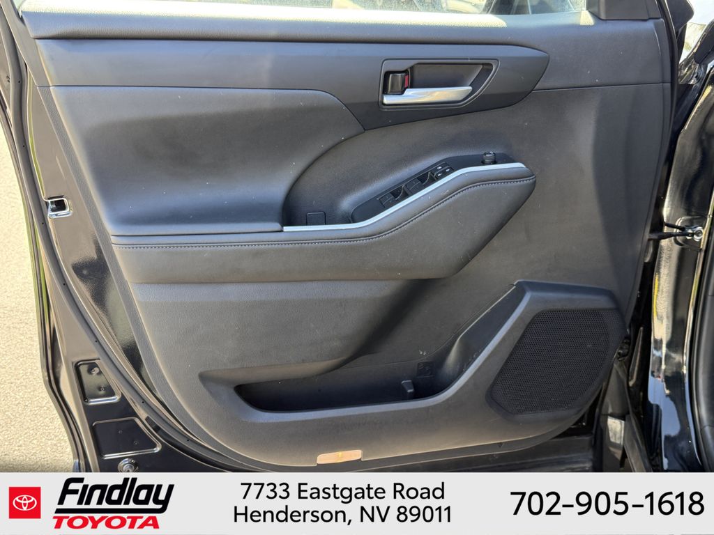 Used 2024 Toyota Highlander SUV