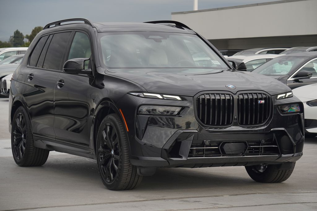 2025 BMW X7 M60i 3