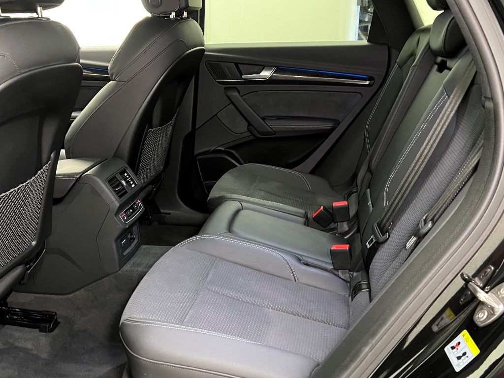 Thumbnail: 2023 Audi SQ5 - 22