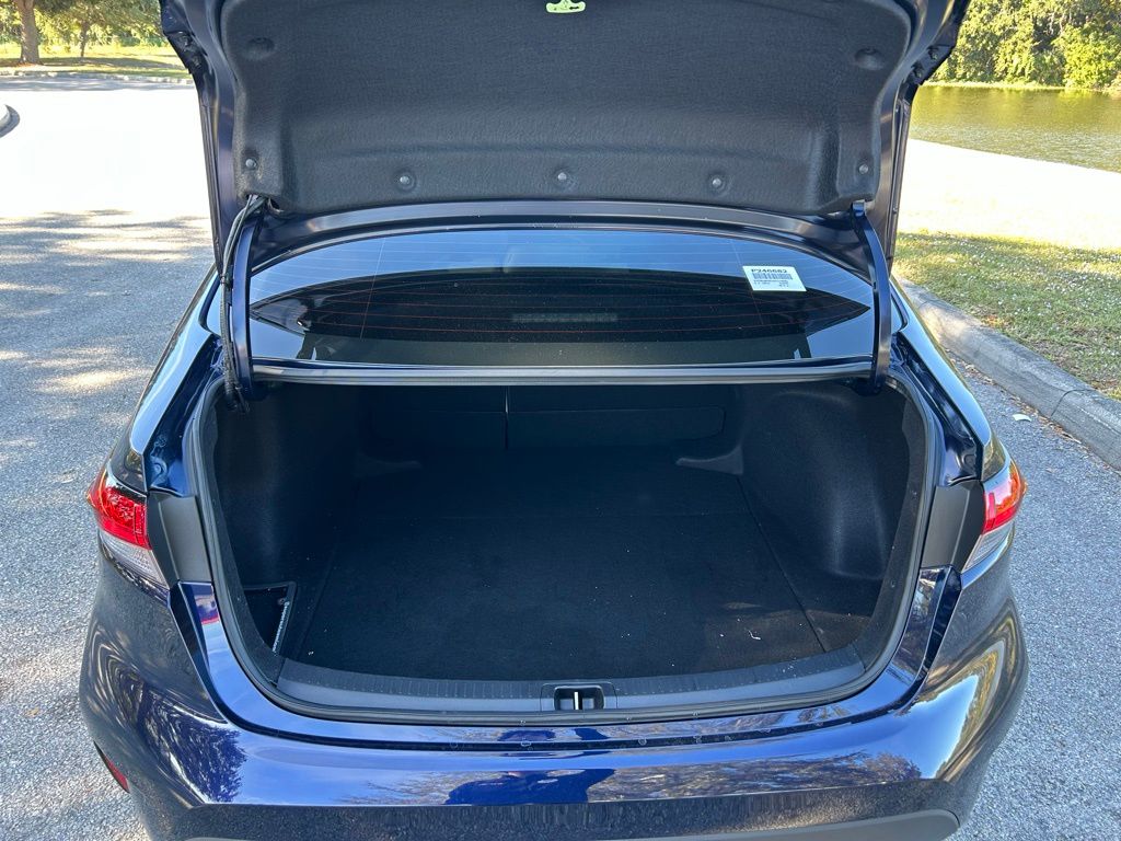 Thumbnail: 2025 Toyota Corolla - 10