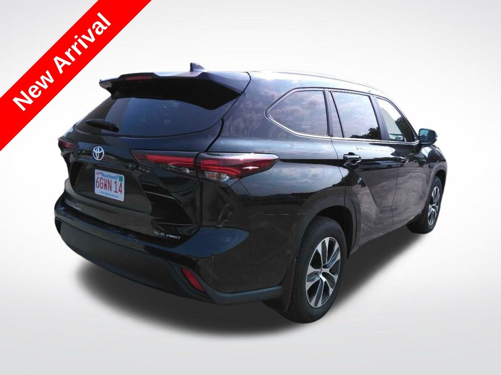 Black 2025 Toyota Highlander SUV / Crossover All-Wheel Drive 8-Speed Automatic