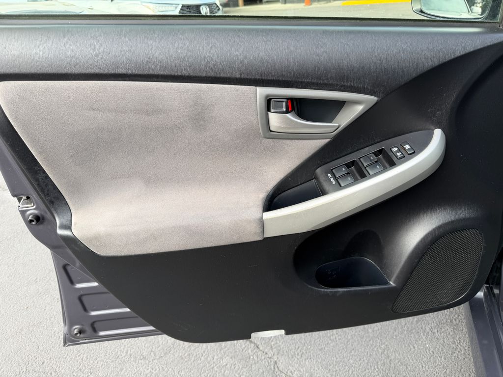 Thumbnail: 2015 Toyota Prius - 12