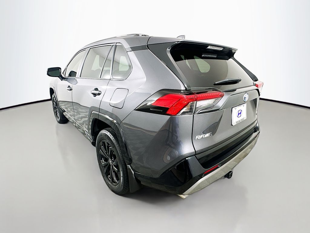 Thumbnail: 2022 Toyota RAV4 - 7