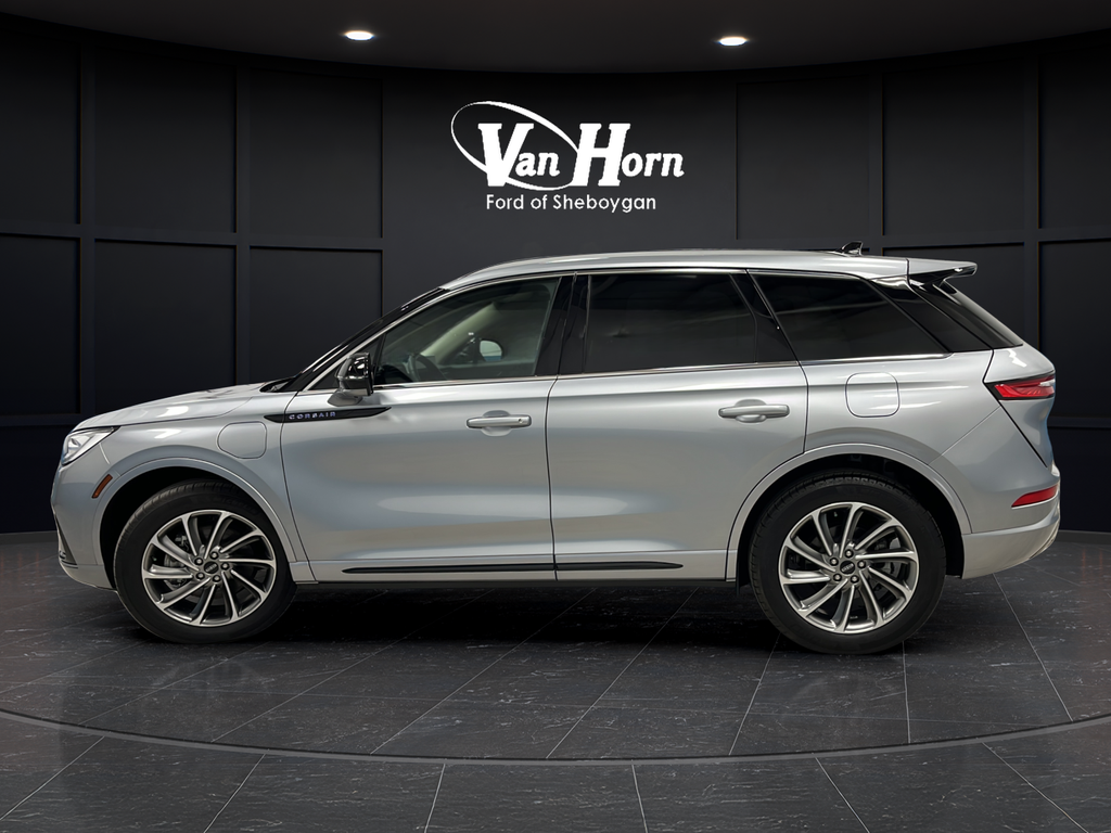 Used 2024 Silver Radiance Metallic Clearcoat Lincoln Grand Touring image 6
