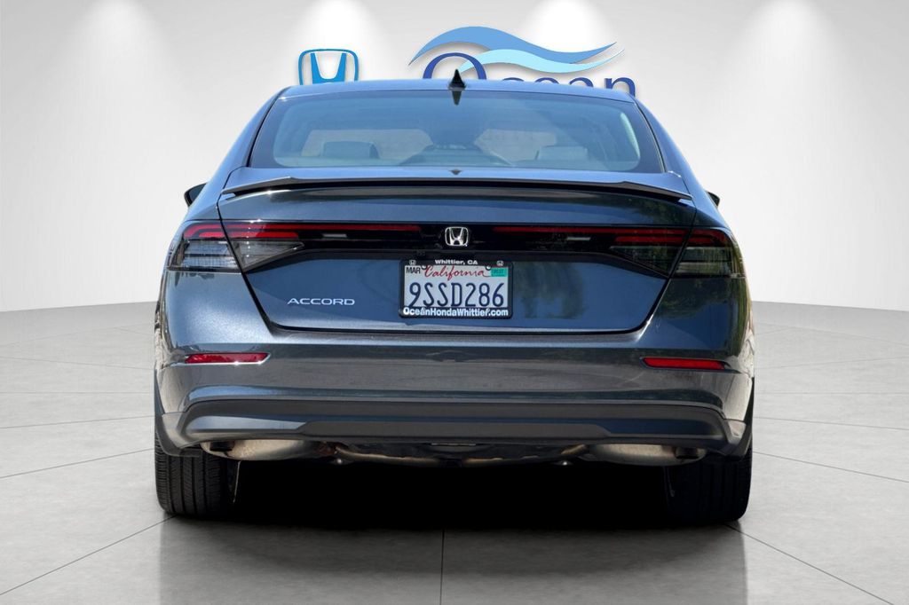 Used 2025 Meteorite Gray Metallic Honda SE image 5