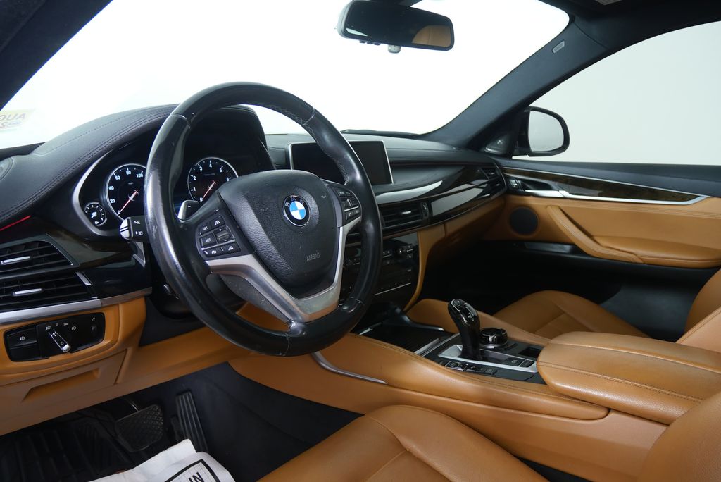 Thumbnail: 2019 BMW X6 - 11