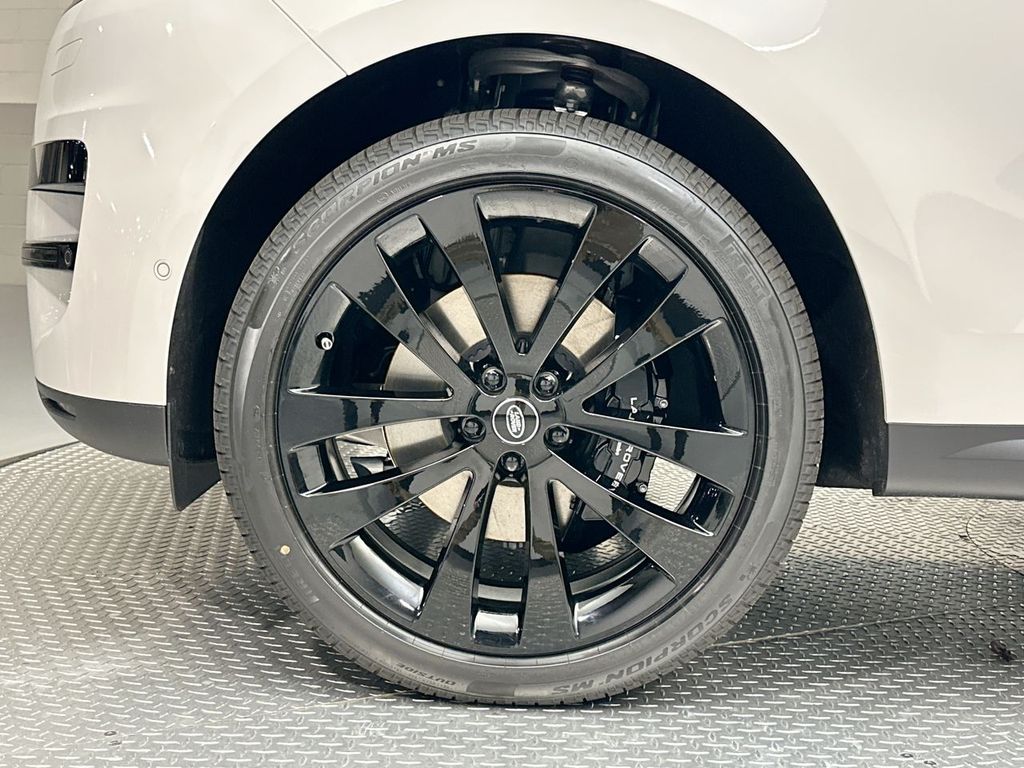 2025 Land Rover Range Rover Sport SE 4
