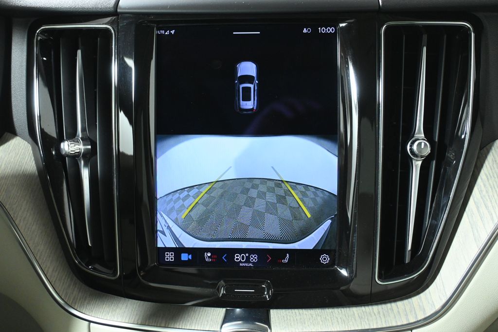 Thumbnail: 2023 Volvo XC60 - 23