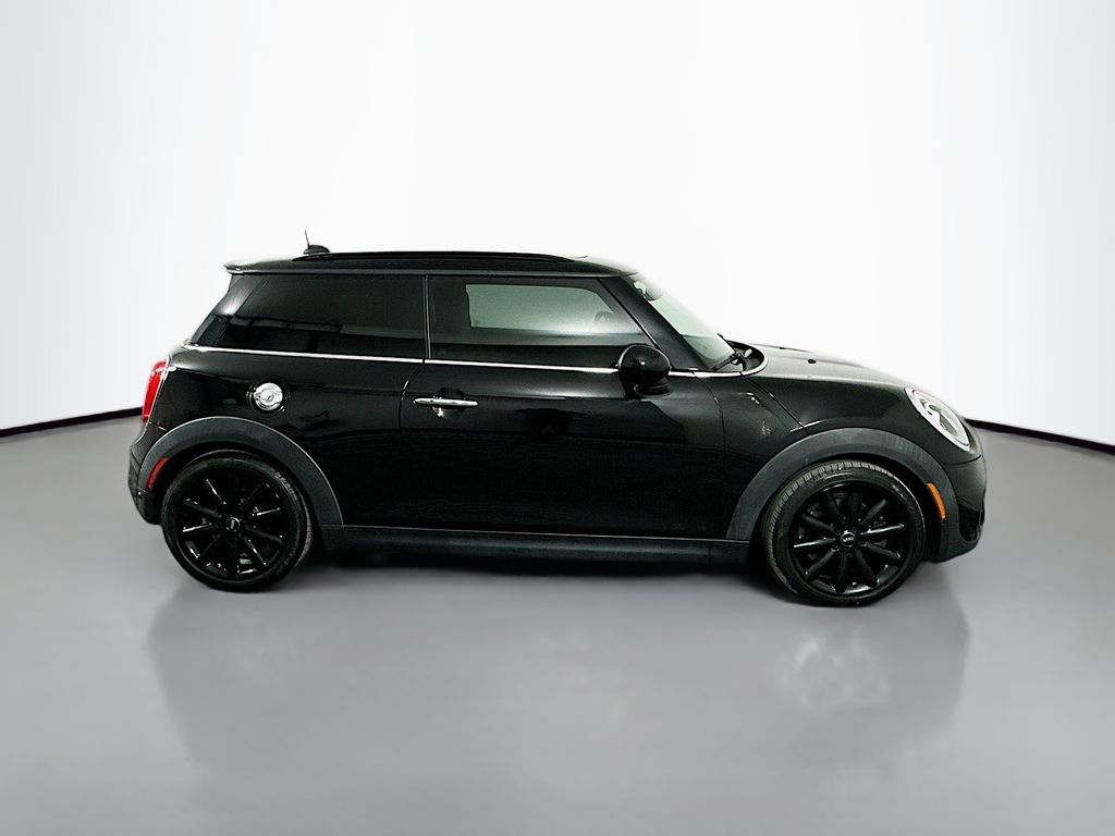 Thumbnail: 2017 MINI Cooper - 4