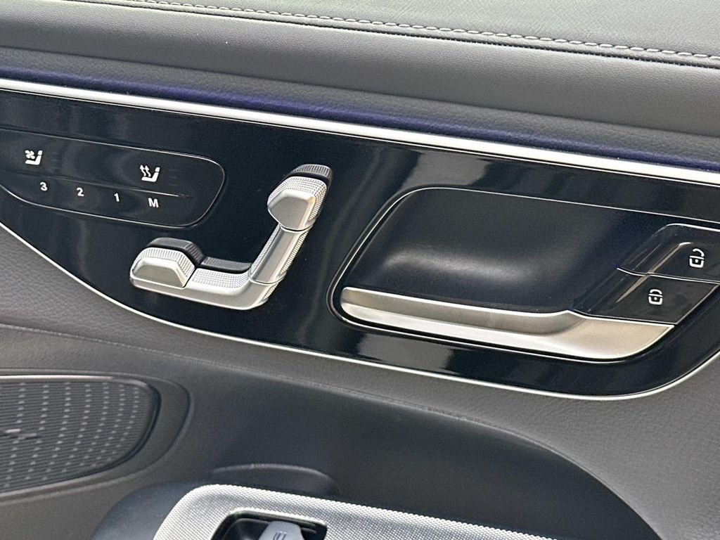 Thumbnail: 2025 Mercedes-Benz GLC - 20