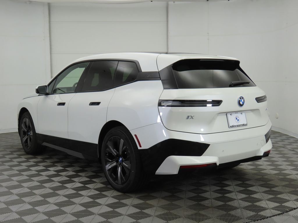 2025 BMW iX xDrive50 7
