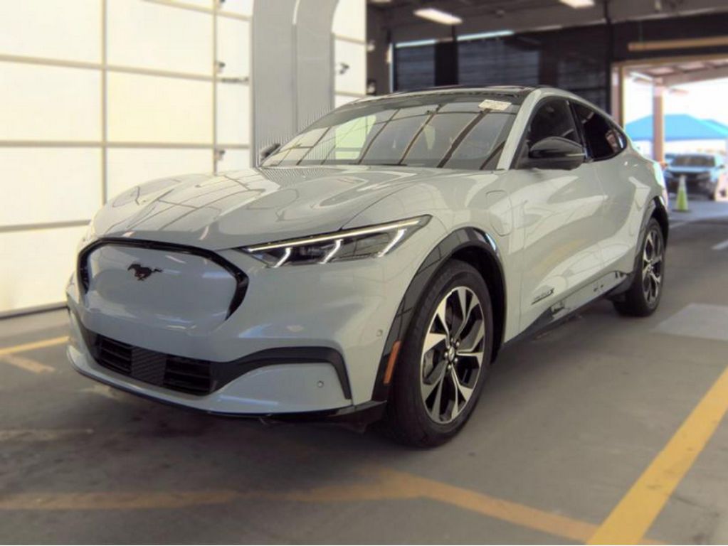 Used 2023 White Ford Premium image 2