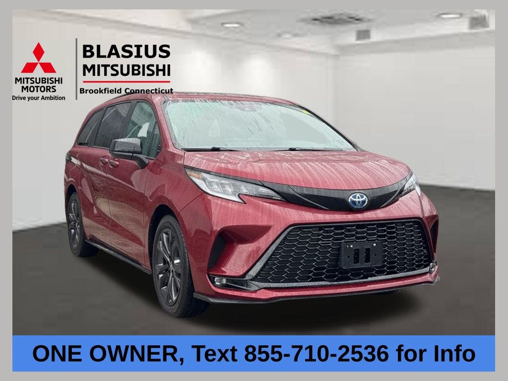 2025 Toyota Sienna XSE 7-Passenger FWD