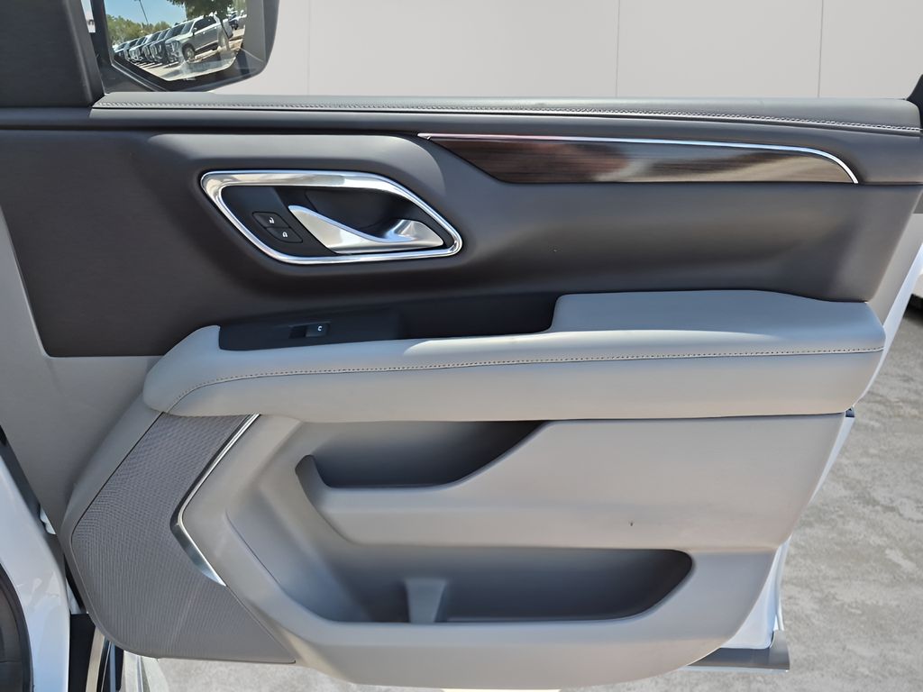 Used 2022 White GMC SLE image 13