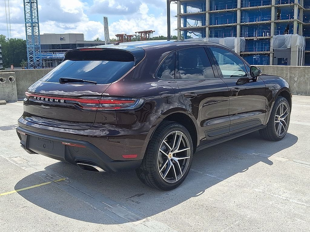Thumbnail: 2025 Porsche Macan - 8