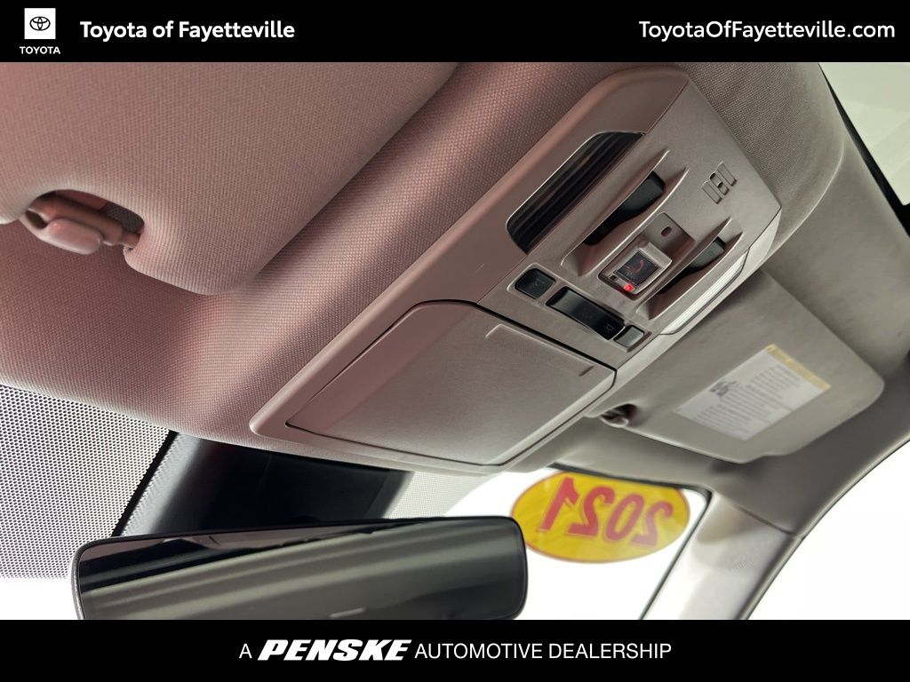 Thumbnail: 2021 Toyota Highlander - 29