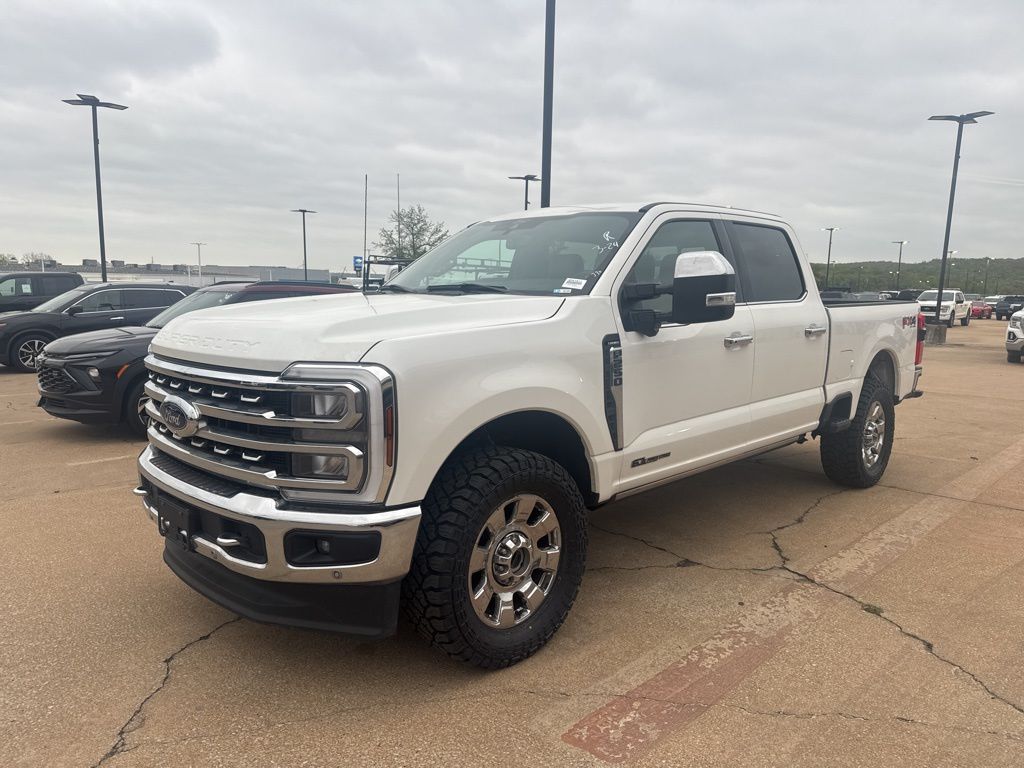Star White Metallic Tri-Coat 2024 Ford F-250 Super Duty Lariat Crew Cab 4WD Pickup Truck Four-Wheel Drive Automatic