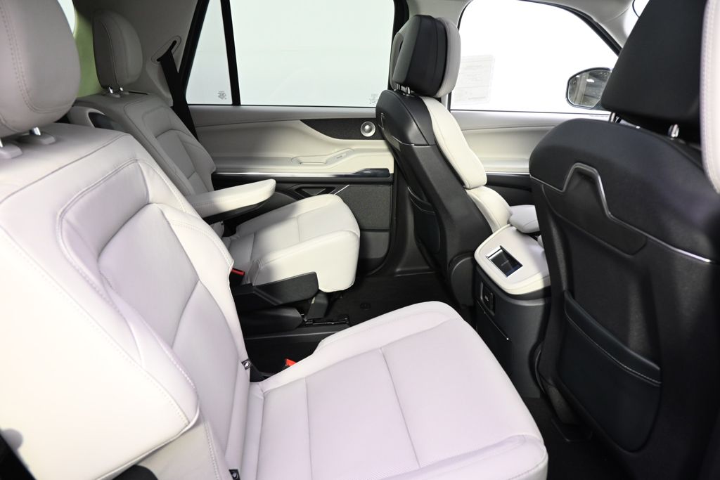 New 2026 Gray Lincoln Reserve image 18