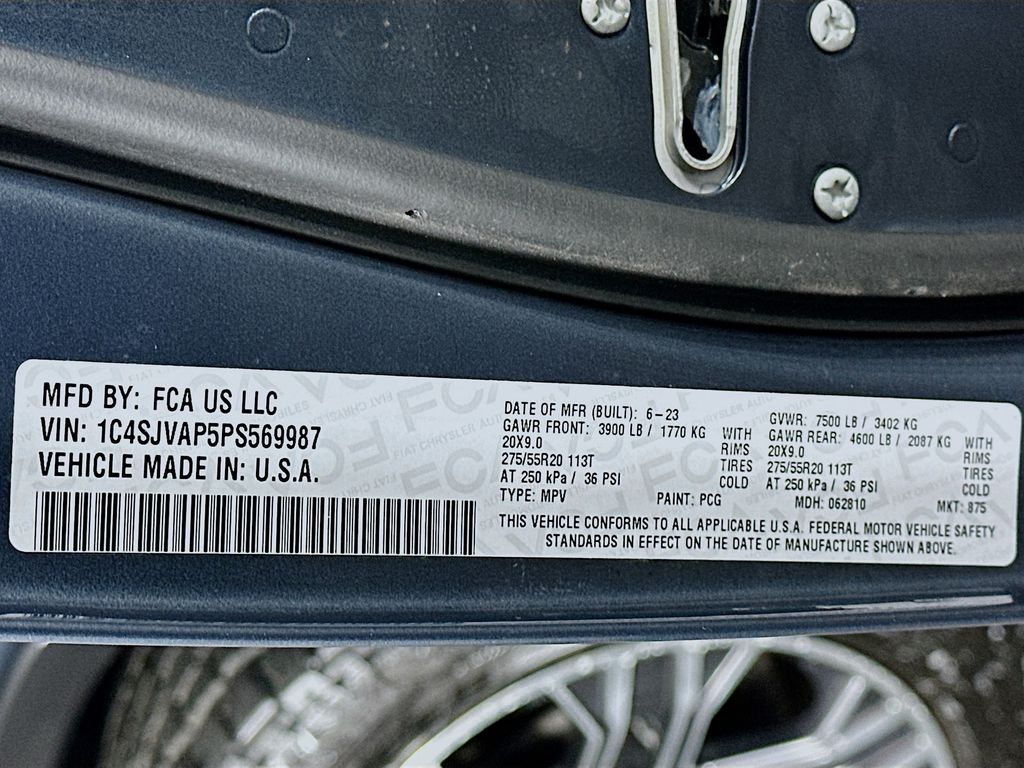 Used 2023 Gray Jeep Base image 37