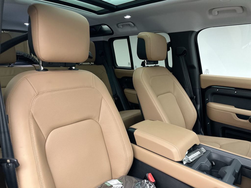 Thumbnail: 2026 Land Rover Defender - 6