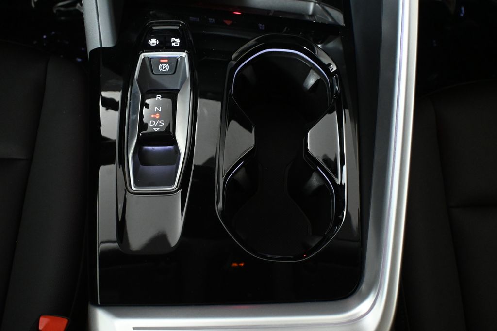 Thumbnail: 2025 Audi Q5 - 23