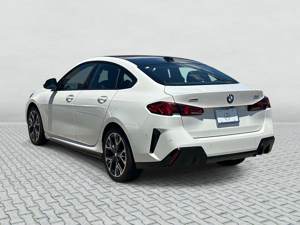 Thumbnail: 2025 BMW 2 Series - 7