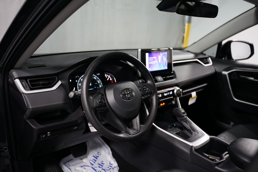 Thumbnail: 2025 Toyota RAV4 - 11