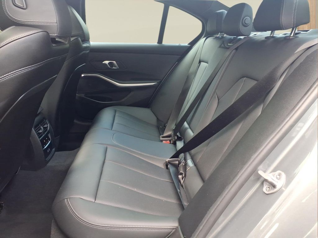 BMW3 Series21