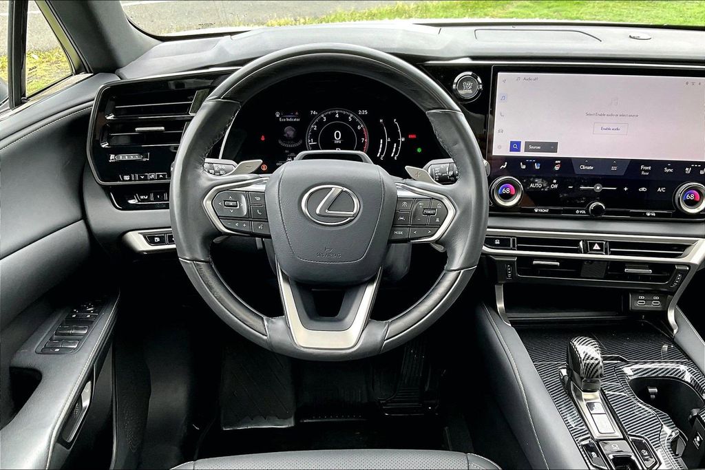 Used 2024 White Lexus 350 image 5