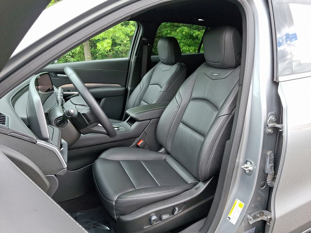2024 Cadillac XT4 Premium Luxury 13